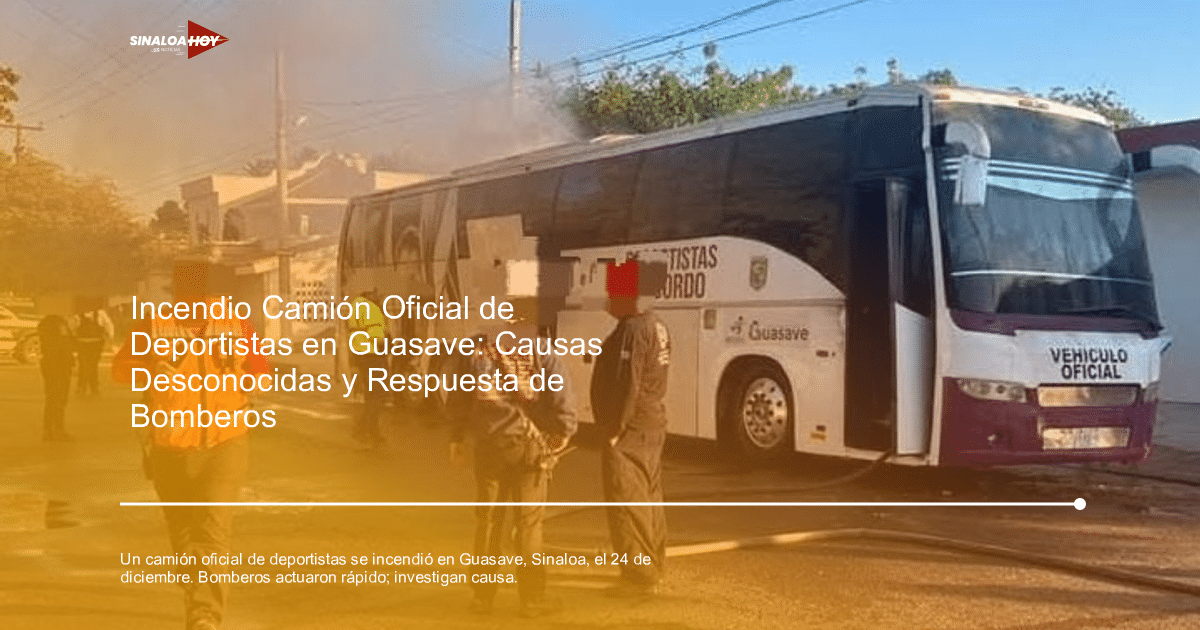Autobús oficial en Guasave con humo, atendido por personal de emergencia tras incendio.