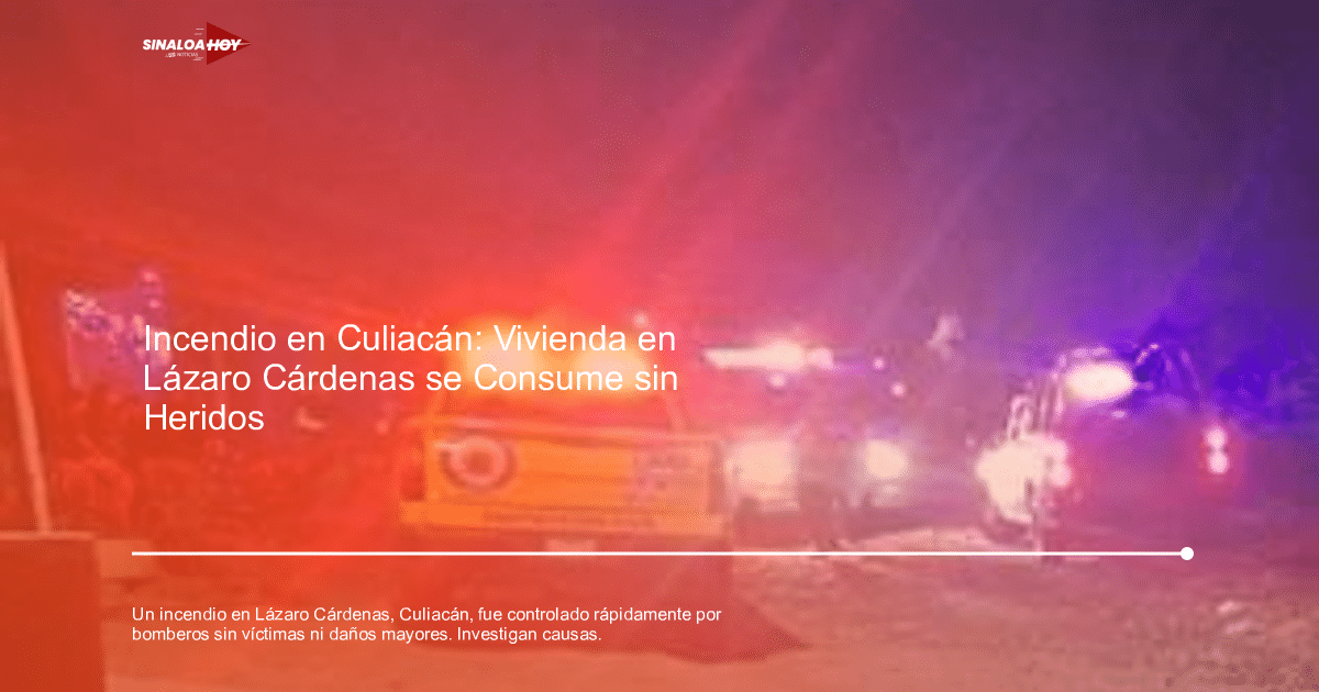 Vehículos de emergencia con luces intermitentes en un escenario nocturno en Culiacán, con personas cerca de un edificio.