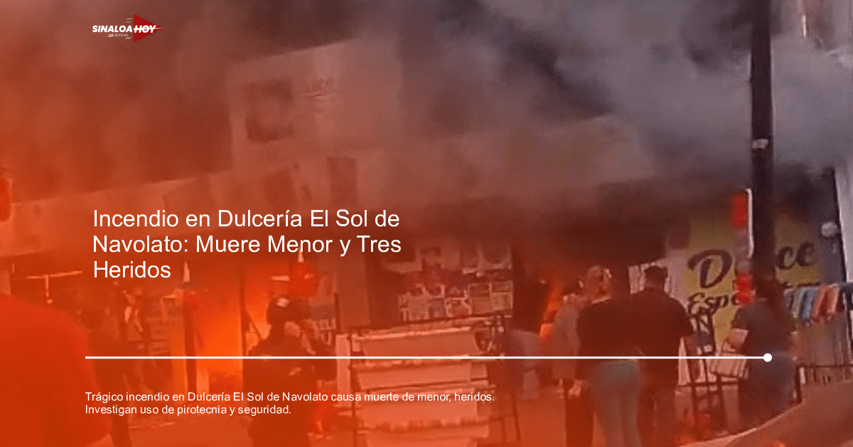 Incendio en Dulcería El Sol de Navolato con humo denso y personas observando