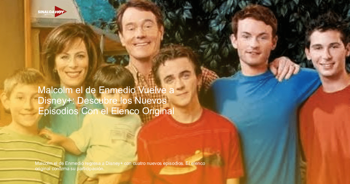 Familia sonriente posando junta, evocando el regreso de 'Malcolm el de Enmedio' en Disney+