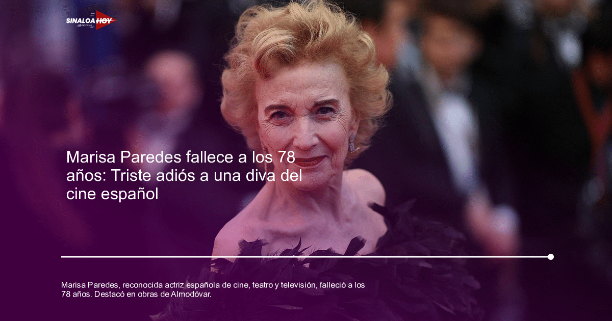 Persona con vestido elegante y plumas en alfombra roja, evocando el estilo de Marisa Paredes.