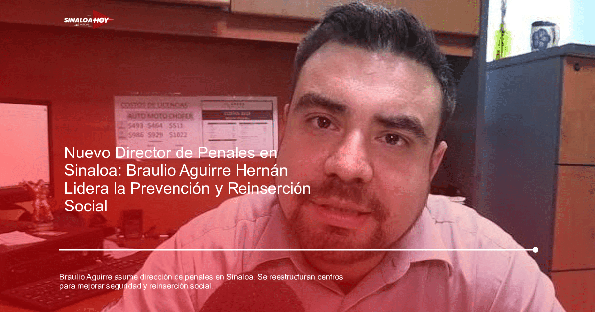 Persona trabajando en un escritorio con computadora y documentos, representando la nueva dirección de penales en Sinaloa.