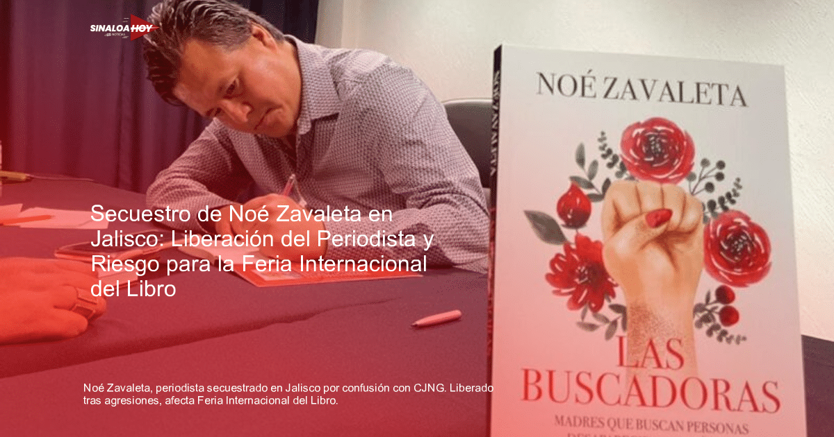 Persona escribiendo en un libro 'Las buscadoras' de Noé Zavaleta en una mesa con un móvil y bolígrafo.