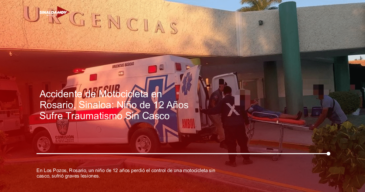 Paramédicos trasladando a paciente en camilla frente a urgencias del hospital