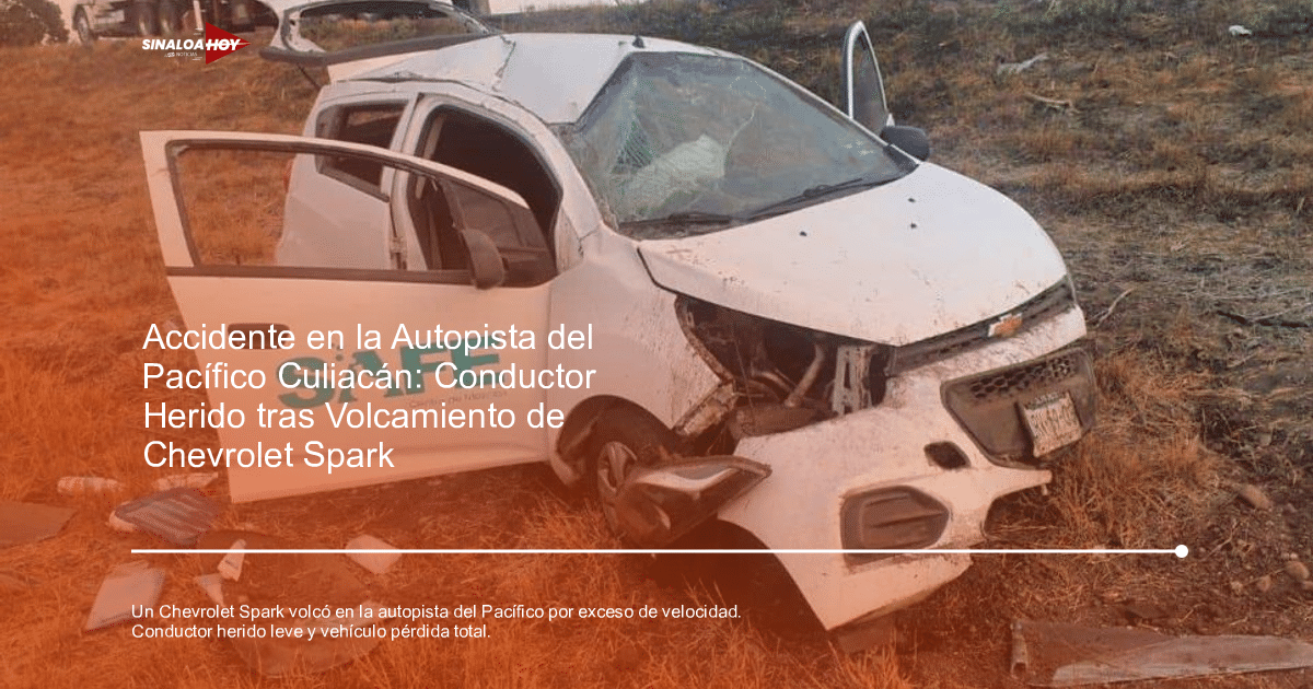 Chevrolet Spark blanco accidentado con daños frontales y parabrisas roto en la Autopista del Pacífico.