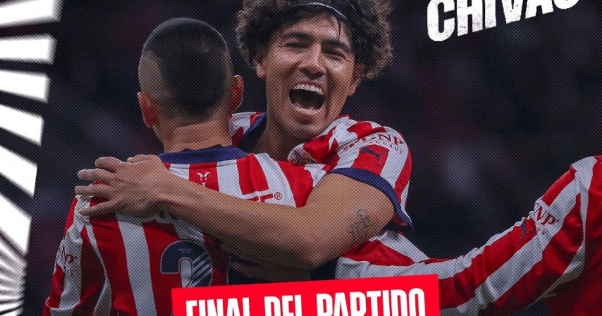 Jugadores de Chivas celebrando victoria en el inicio de la temporada 2025