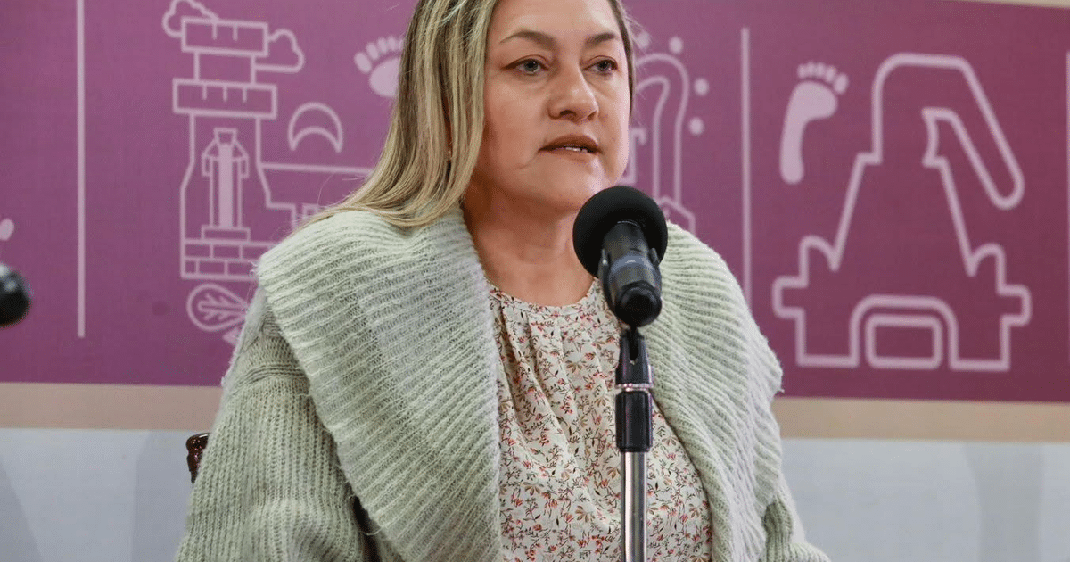 Vocera del gobierno de Sinaloa en conferencia de prensa sobre desinformación