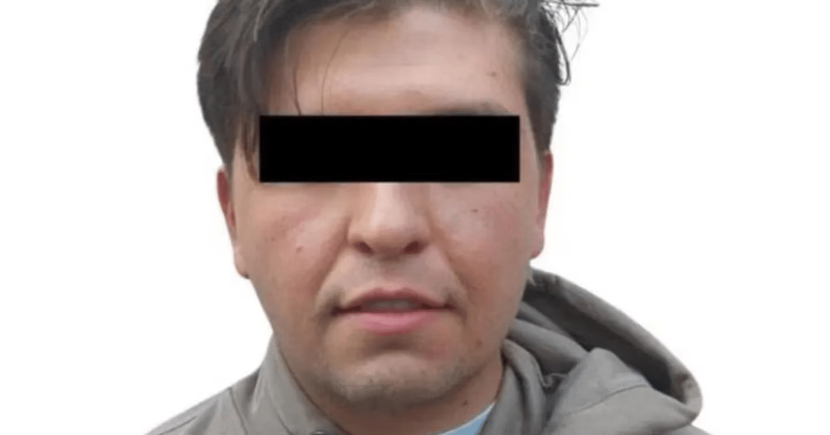 Persona en fondo blanco, vinculada a las manifestaciones por 'Fofo' Márquez.