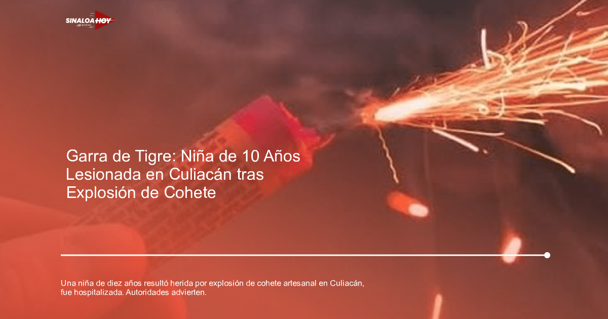 Cohete encendido sostenido por una mano, emitiendo chispas y humo.