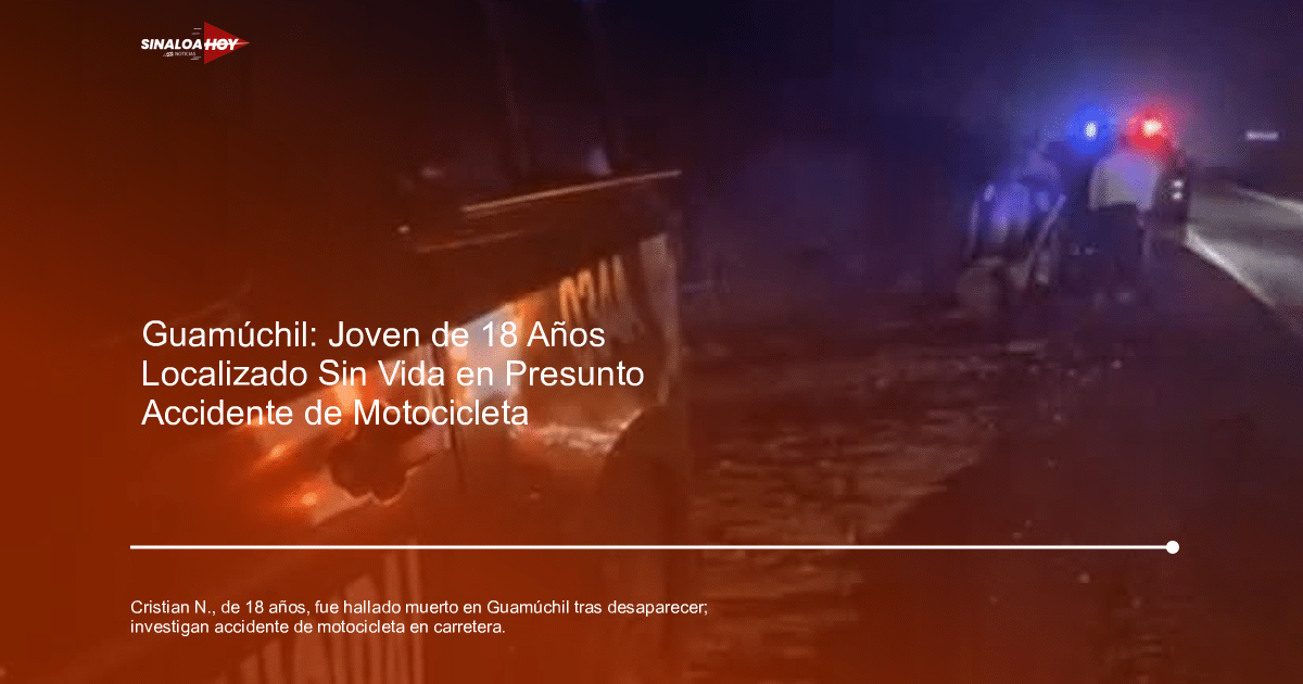 Vehículo policial con luces intermitentes en carretera durante la noche, personas atendiendo un incidente.