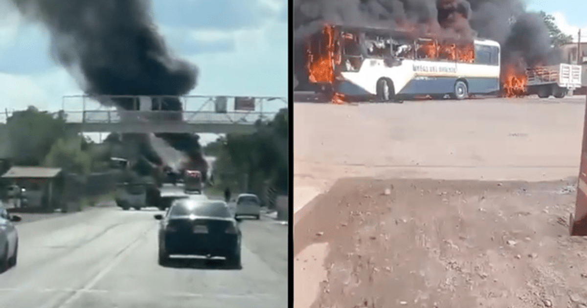 Autobús en llamas en carretera con humo negro, reflejando inseguridad urbana.