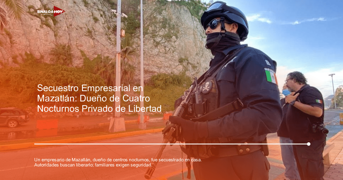 Oficial de policía mexicano con rifle en operativo de seguridad en Mazatlán