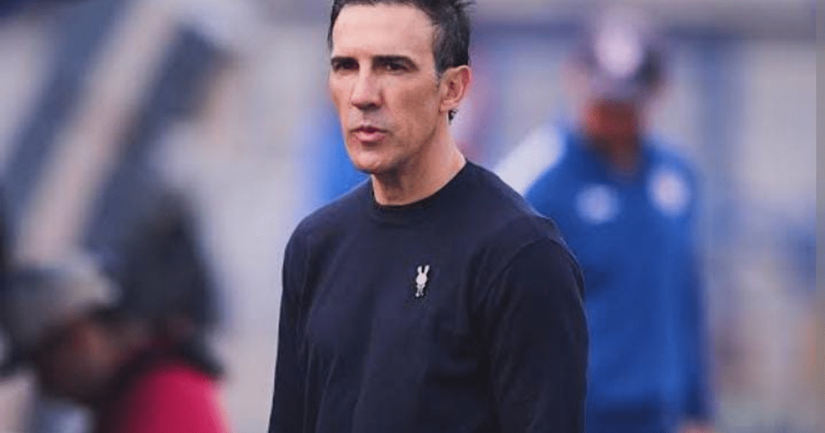 Vicente Sánchez, técnico de Cruz Azul, en entrenamiento