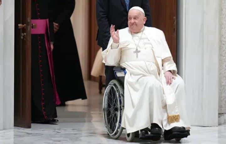 Camashospitalización, Finanzas del Vaticano, papa Francisco, recuperación, Salud