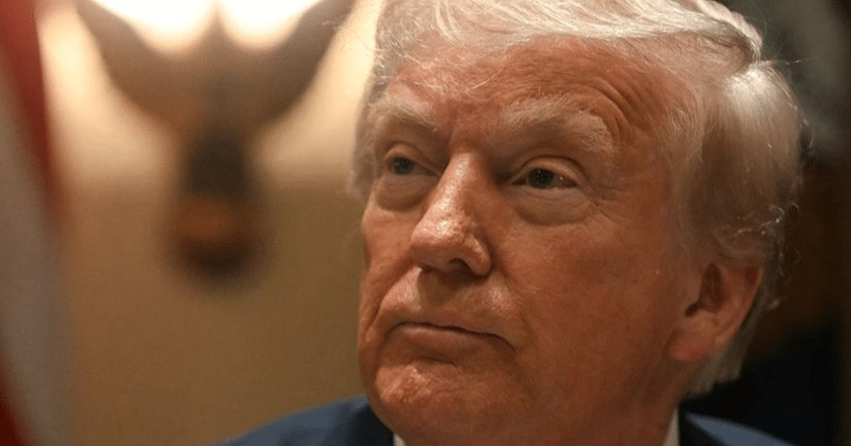 Imagen representativa de las medidas arancelarias de Trump sobre importaciones de México, Canadá y China.