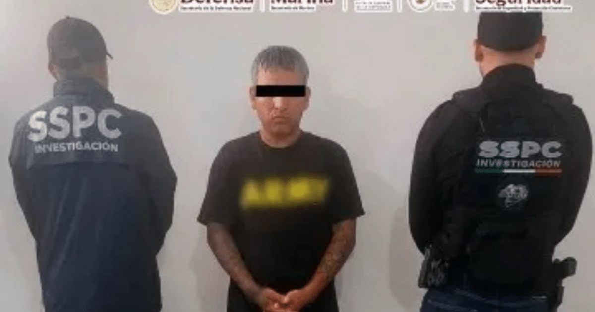 Hombre detenido por agentes de seguridad en operativo en Mazatlán