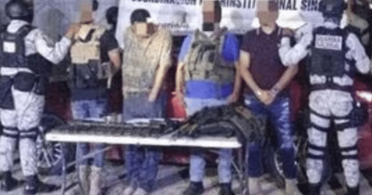 Operativo policial en el Carnaval Internacional Mazatlán 2025 con detenciones y armas incautadas.