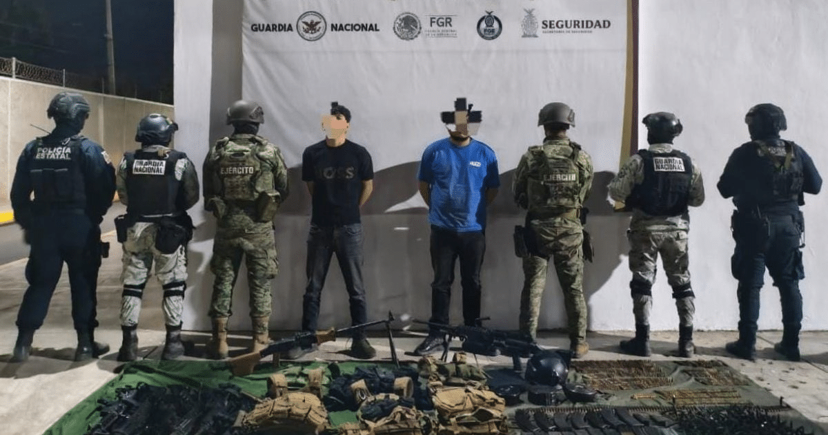 Fuerzas de seguridad en Culiacán durante decomiso de armas tras enfrentamiento policial.