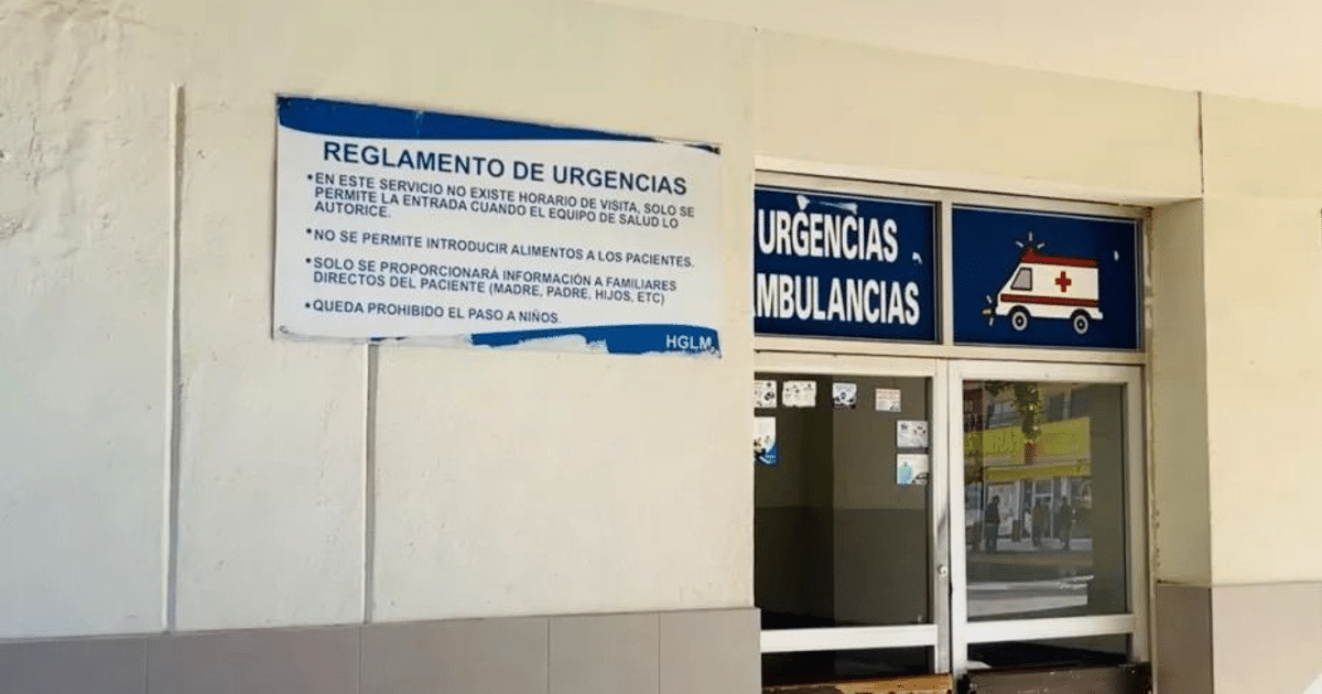 Letrero de reglamento de urgencias en Hospital General de Los Mochis con normativas y entrada de urgencias.
