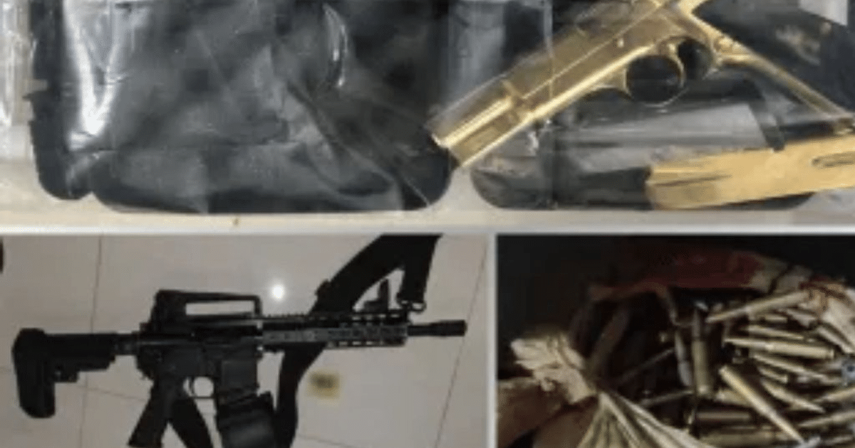 Armas y municiones decomisadas en operativo policial en Sinaloa