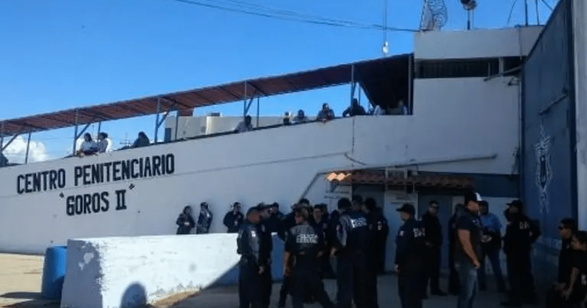 Centro Penitenciario Goros II con personal de seguridad durante operativo en Ahome