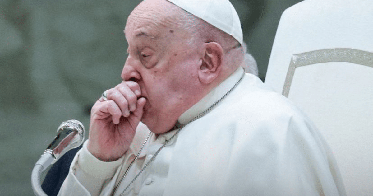 Pontífice en hospital de Roma para tratamiento de bronquitis