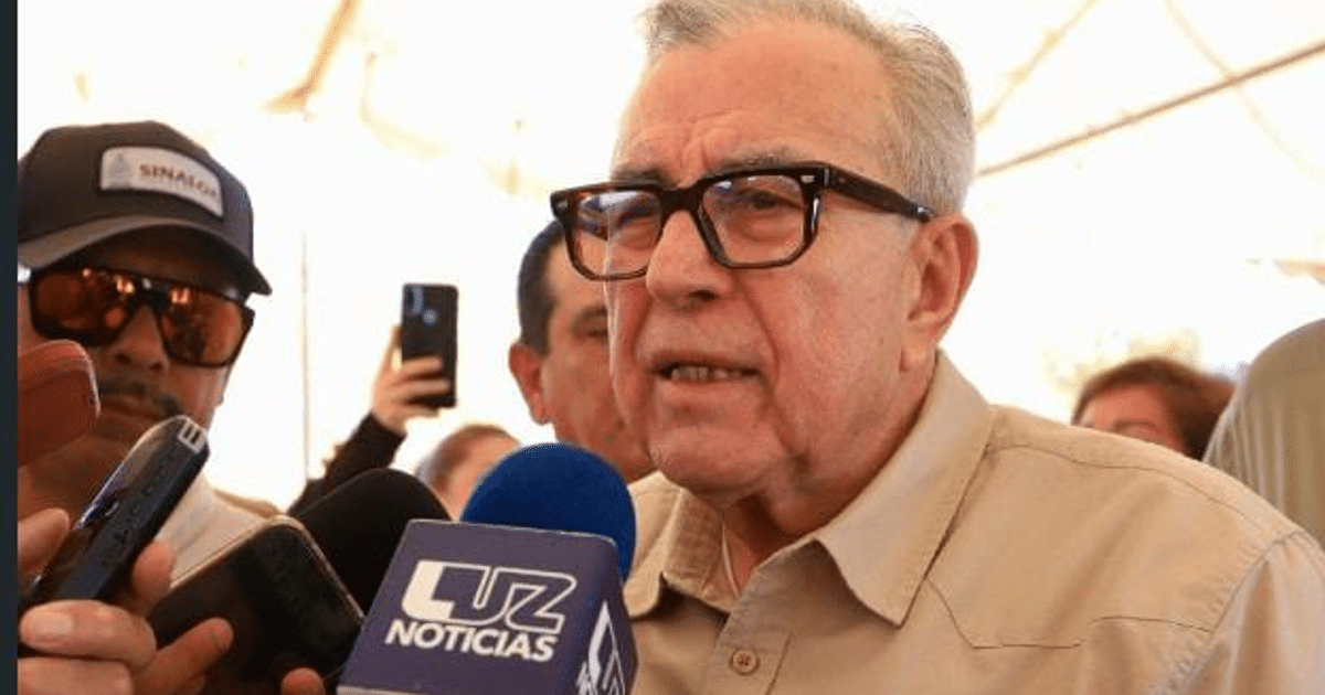 Paramédicos de Cruz Roja en Mazatlán recibiendo apoyo de patrullas de seguridad