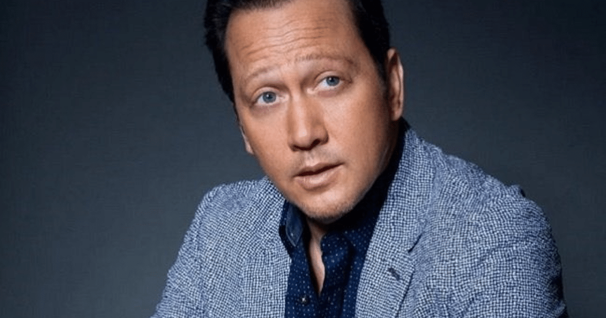 Imagen de una persona desconocida en el contexto de un debate sobre políticas migratorias y fiscales.