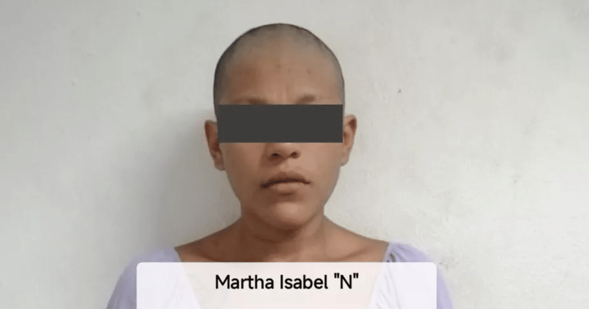 Policía detiene a mujer en Mazatlán por conducir vehículo robado