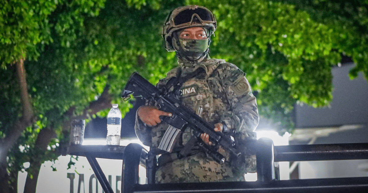 Militar armado en Culiacán durante operativo nocturno