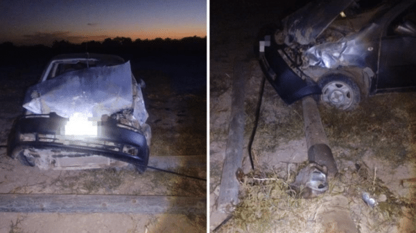 Vehículo accidentado en Guasave con daños frontales tras colisión con poste