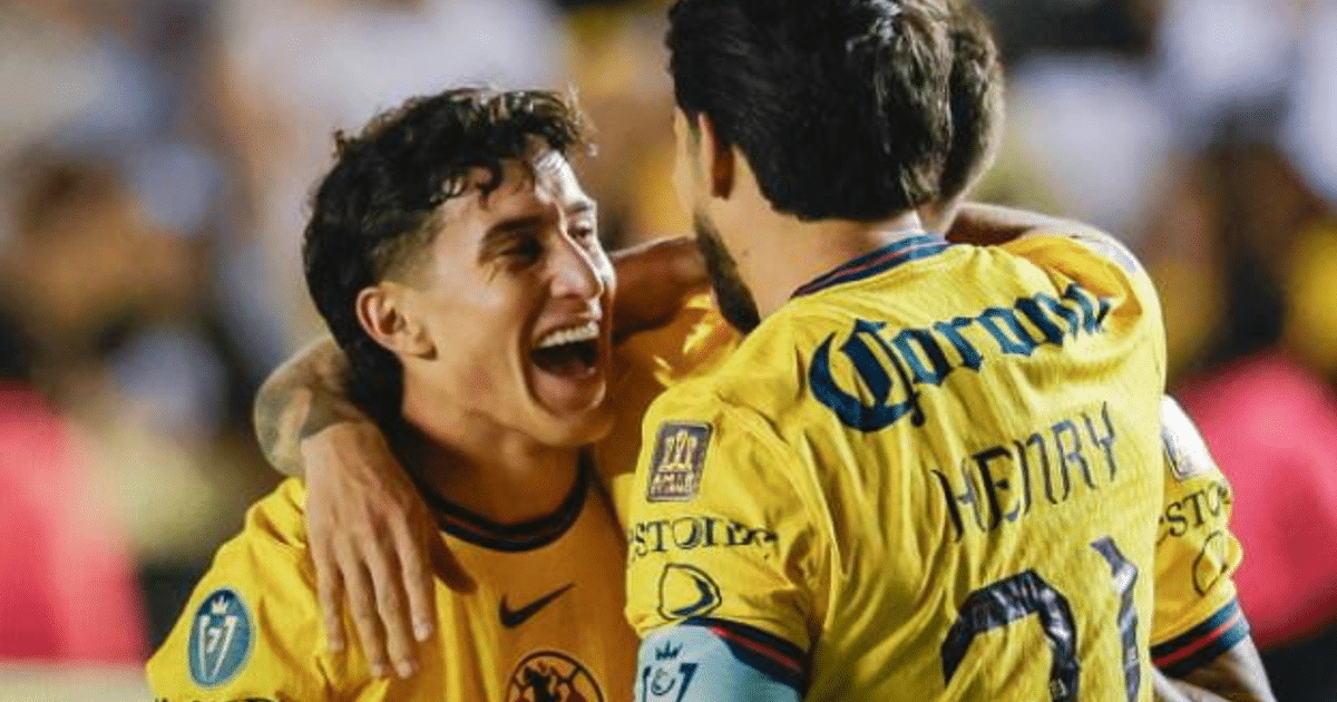 Jugadores del Club América celebrando en el estadio durante la Concachampions 2025