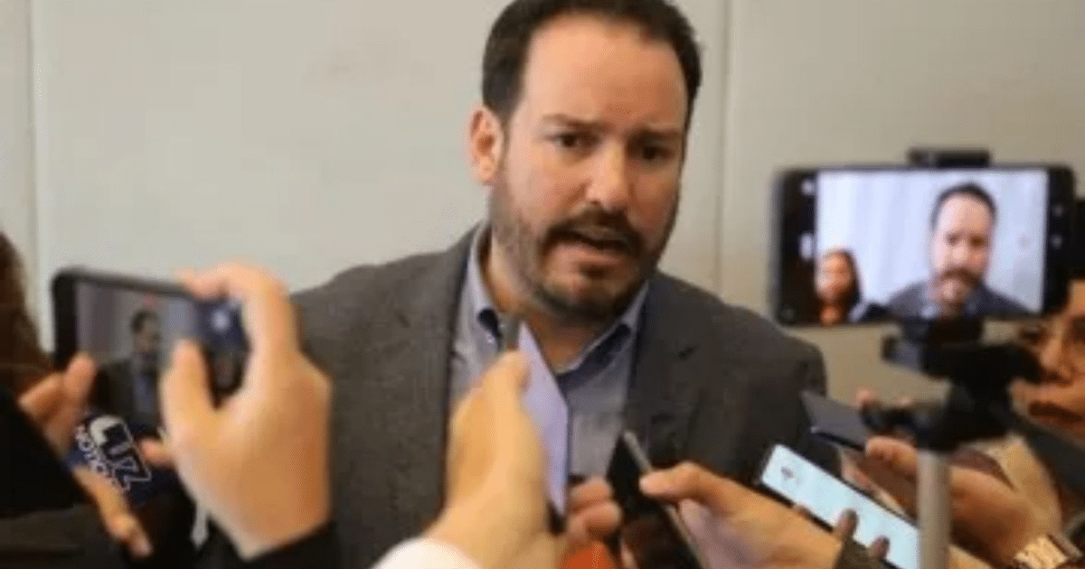 Ricardo Velarde Cárdenas en conferencia sobre apoyos económicos en Sinaloa