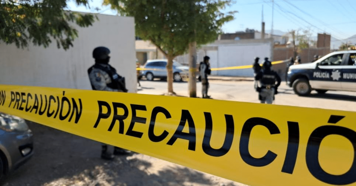 Operativo policial en Culiacán tras tiroteo fatal, con cinta de precaución y agentes en acción.