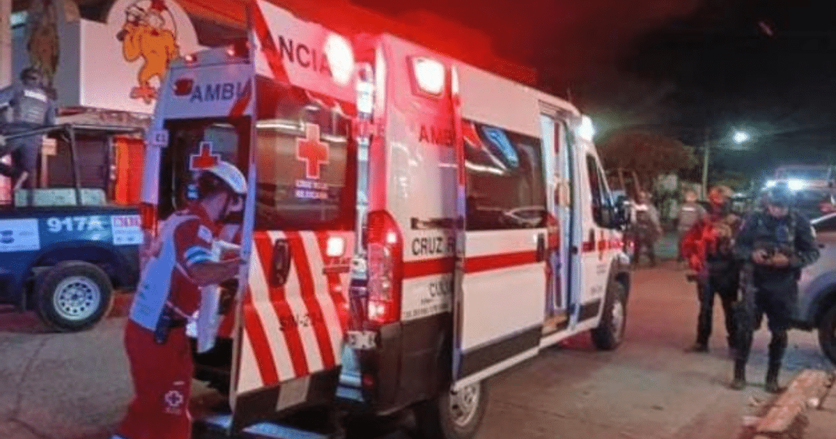 Ambulancia y personal de emergencia en Culiacán tras ataque a balazos