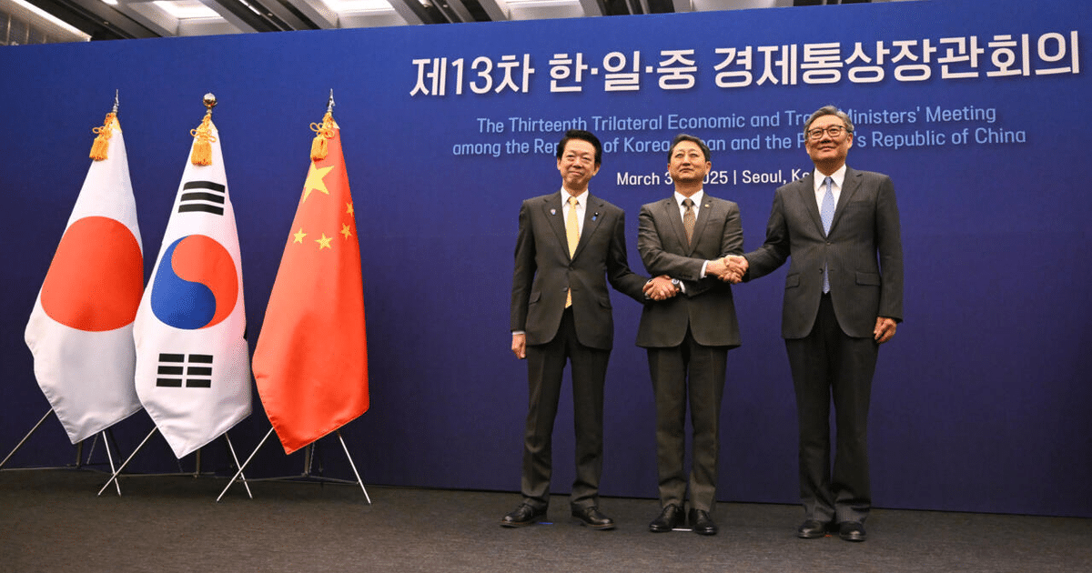 Ministros de China, Japón y Corea del Sur en la Reunión Trilateral de Economía en Seúl, 2025