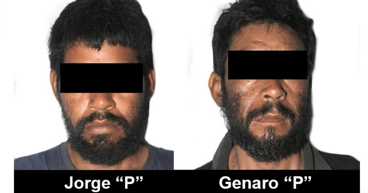 Retratos de Jorge 'P' y Genaro 'P' con ojos cubiertos, arrestados por acopio de armas en Cosalá.