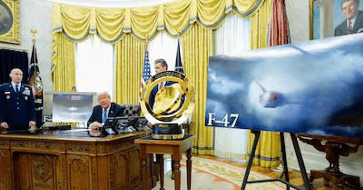 Reunión en el Despacho Oval sobre el caza furtivo F-47 con oficiales y ejecutivos