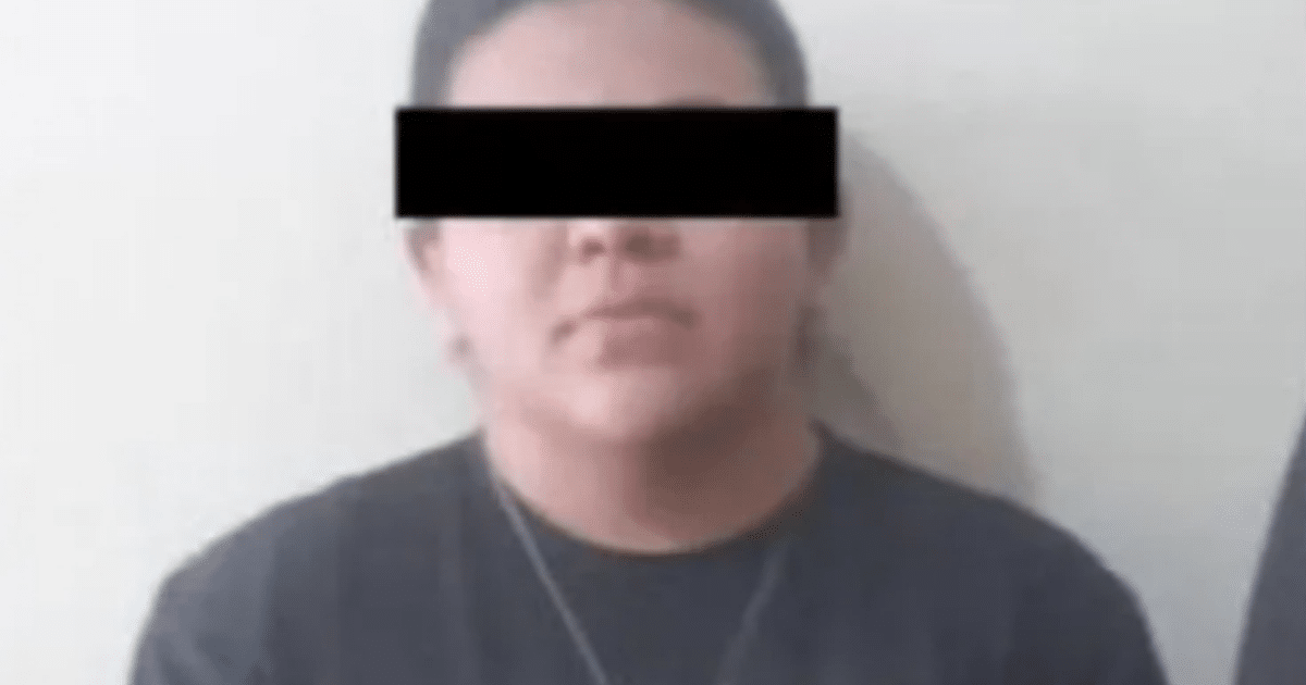 Agentes de la Agencia Ministerial de Investigación Criminal durante la detención de María Liliana 'N' en Ures, Sonora.