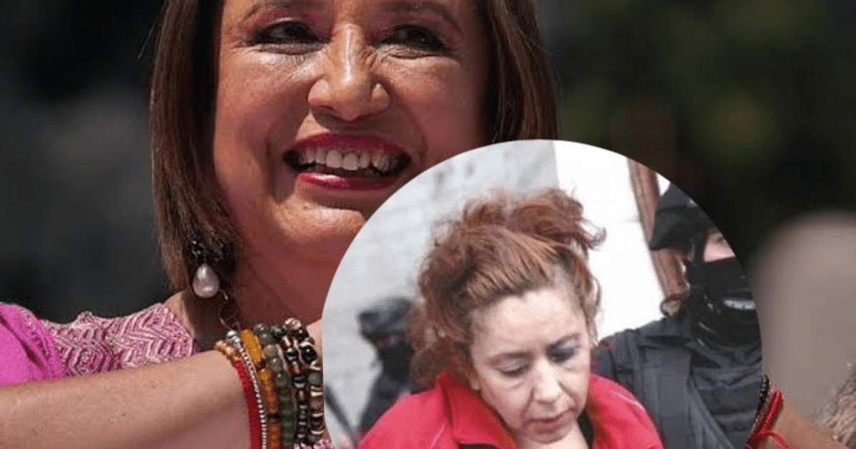 Mujer sonriendo con blusa rosa y joyería, junto a otra mujer con expresión seria y atuendo rojo.