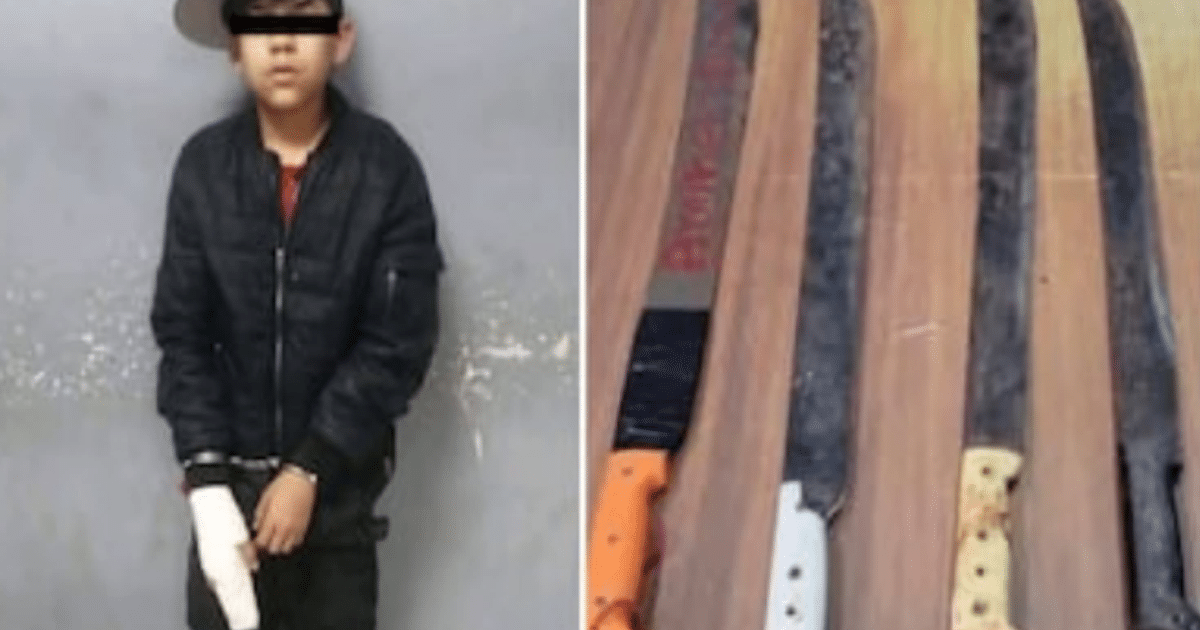 Niño con venda en la mano y cuchillos en Hermosillo