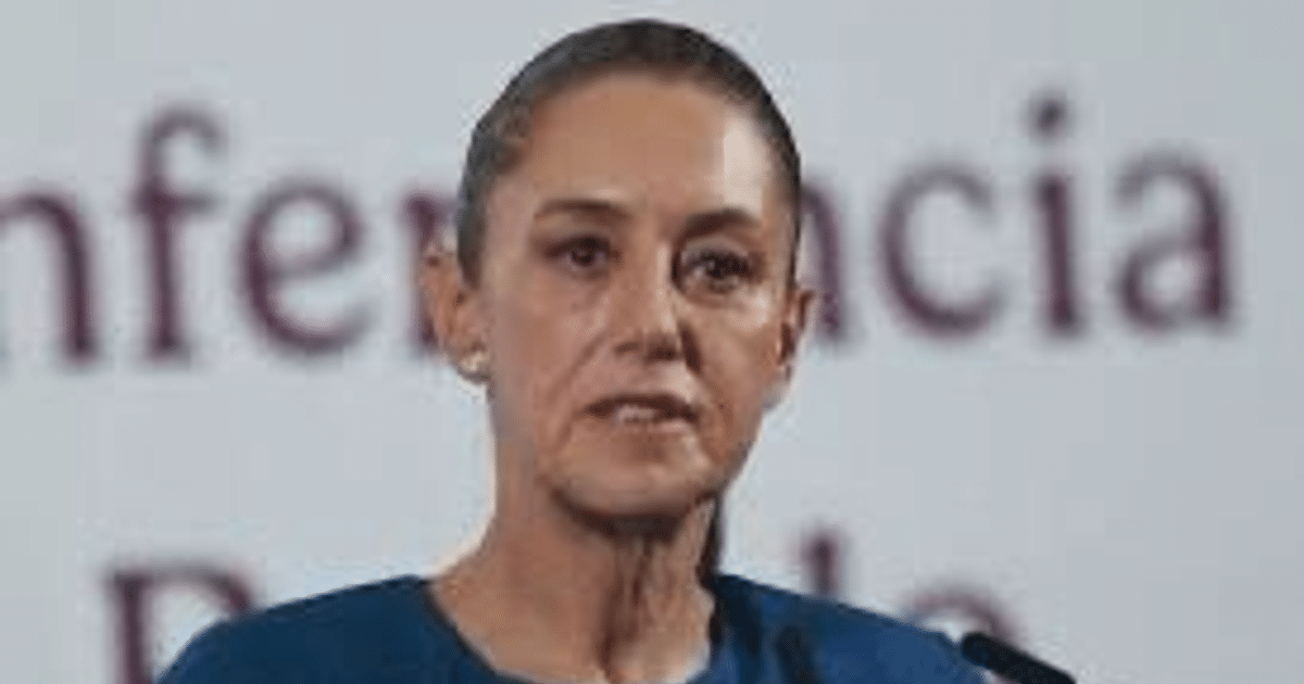 Orador en conferencia sobre iniciativa musical para jóvenes