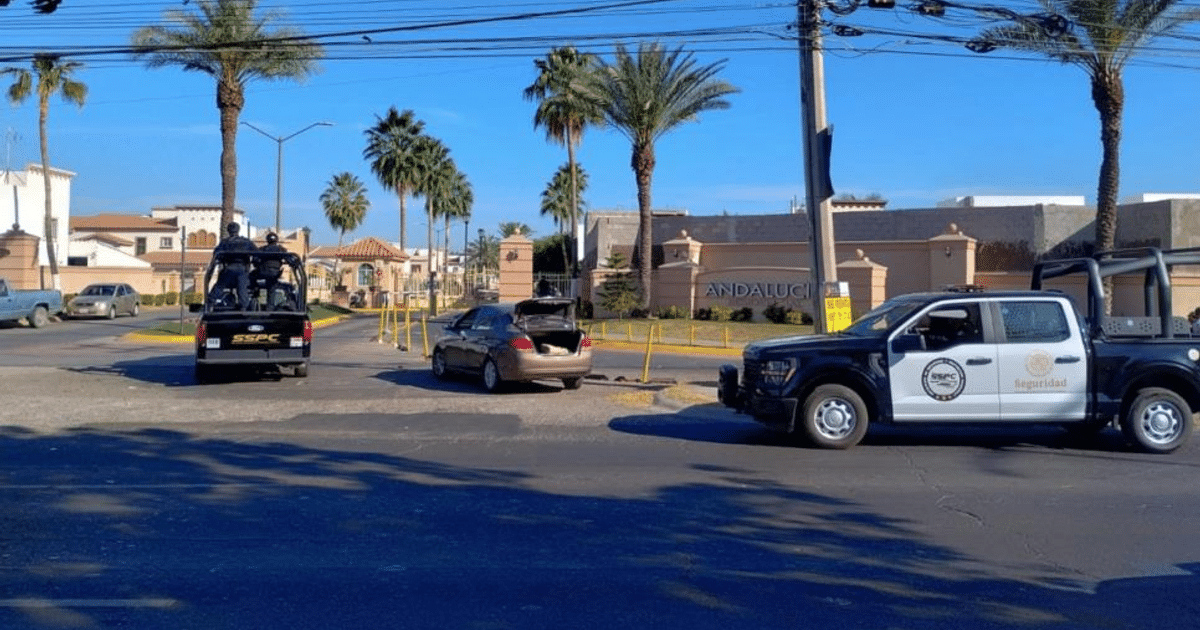 Operativo de seguridad en Residencial Andalucía con vehículos policiales y efectivos desplegados.