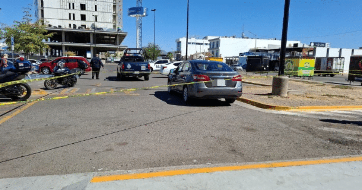 Estacionamiento acordonado en Isla Musala, Culiacán, tras incidente de seguridad