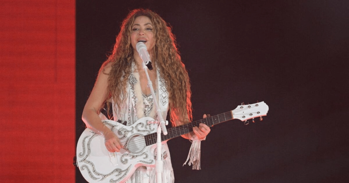 Shakira en concierto durante su gira mundial 'Las Mujeres Ya No Lloran'