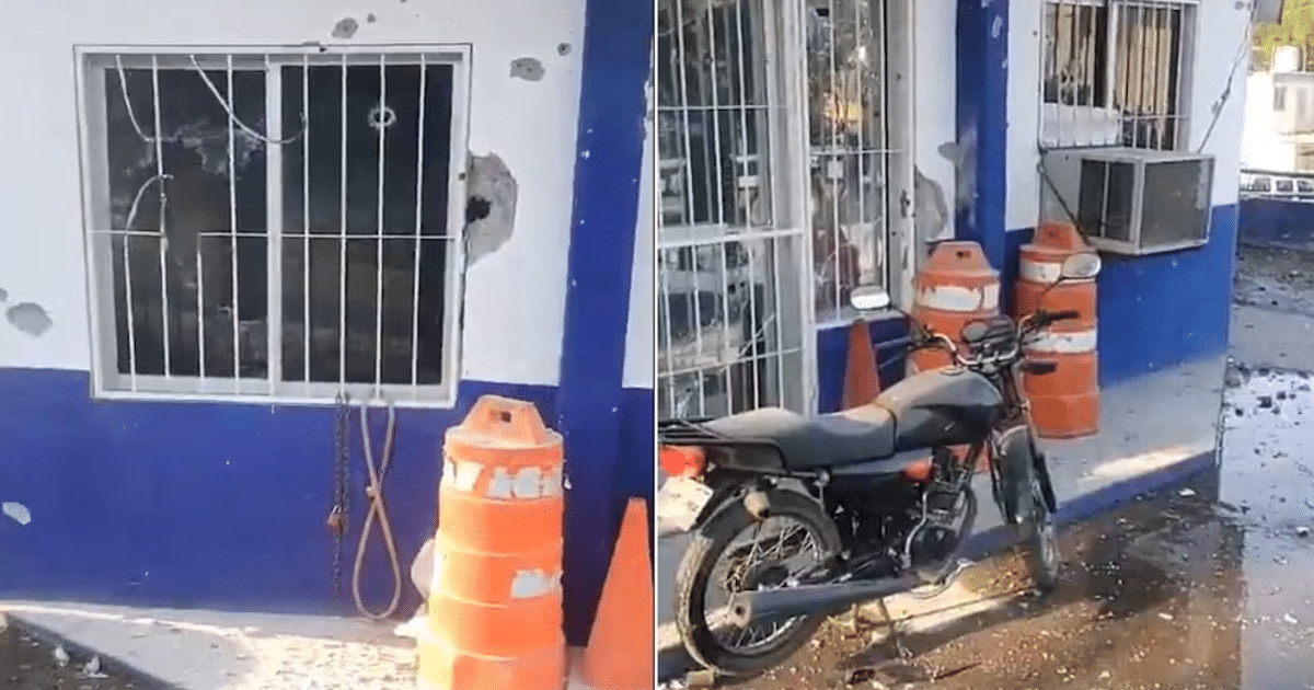 Daños en estructura tras ataque a balazos en Culiacán, con agujero en la pared, barricas naranjas y motocicleta.