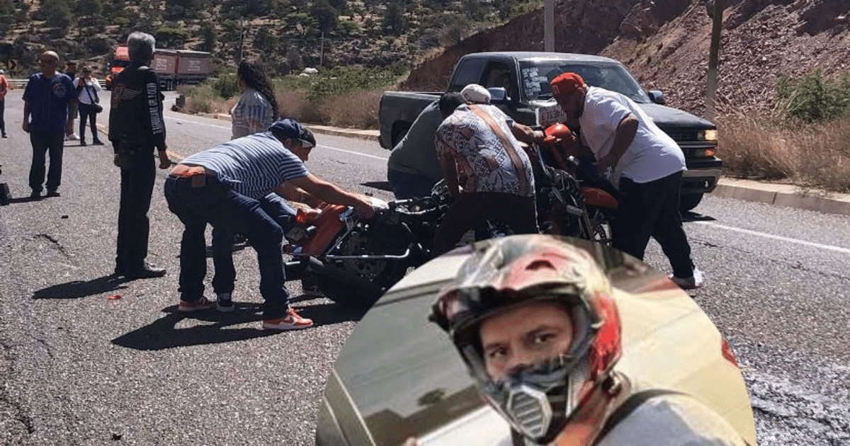 Accidente de motocicleta en carretera con personas alrededor y un pickup cercano.