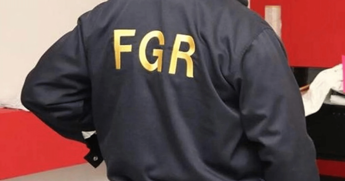 Agente de la FGR investigando centros de entrenamiento ilícitos