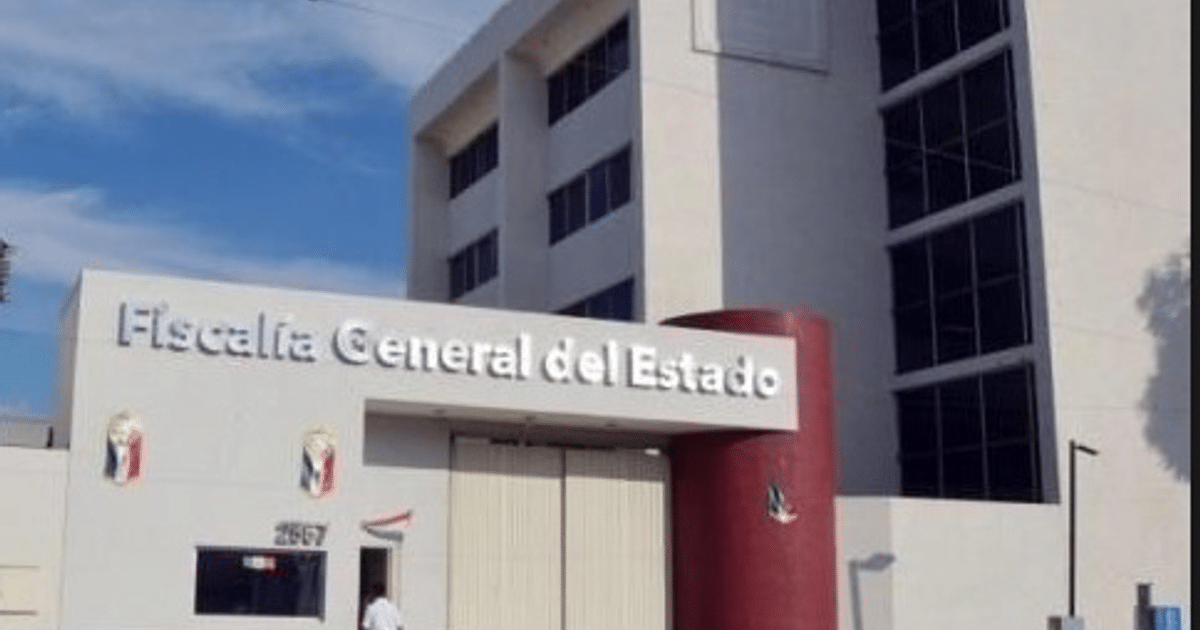 Edificio de la Fiscalía General del Estado con diseño moderno y bandera de México, relacionado con la investigación del doble homicidio en Zapopan.