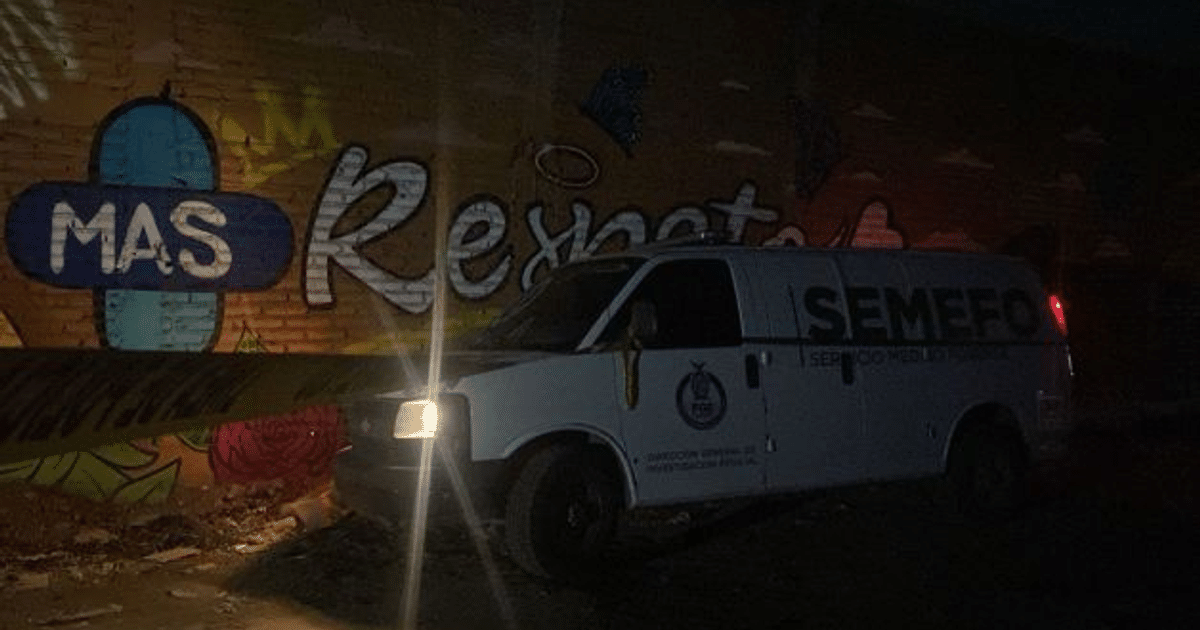 Mural con 'MAS' y 'Respeto' y vehículo SEMEFO en Culiacán